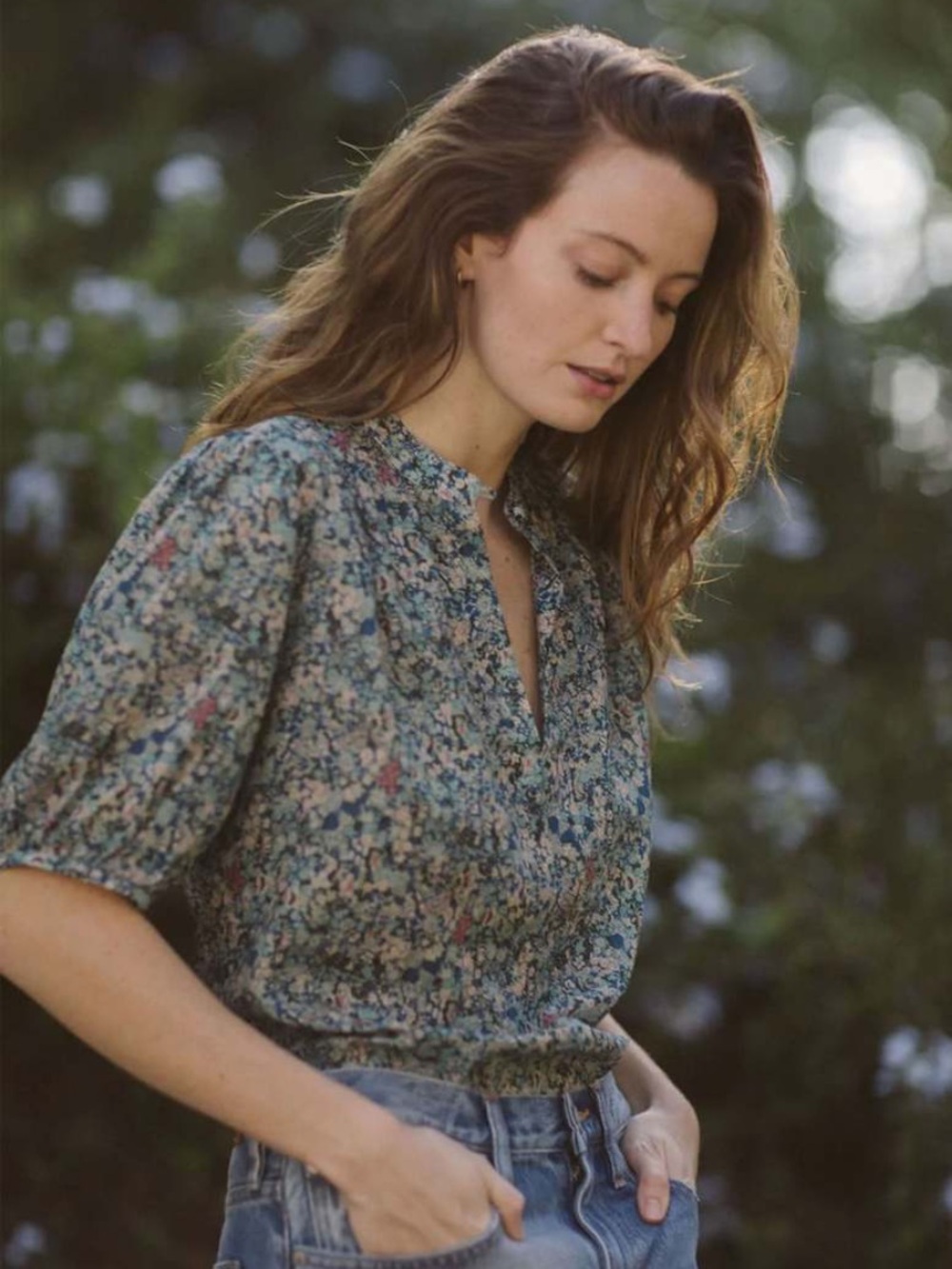 BY TROVATA BIRDS OF PARADISE FINLEY PINTUCK BLOUSE - SEA MIST DITSY SIZE MEDIUM